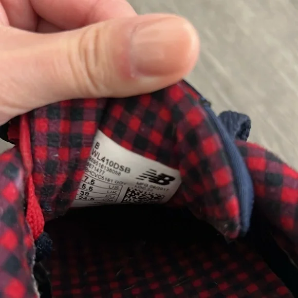 EUC New Balance 410 Women’s Size 7.5 Blue and Red - Picture 5 of 5